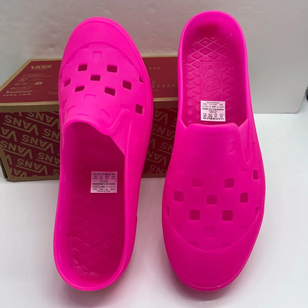 Vans Men’s Slip-On Mule Trk Hot Pink VN0005V8AFJ Vibrant Pink Slip-On Clogs